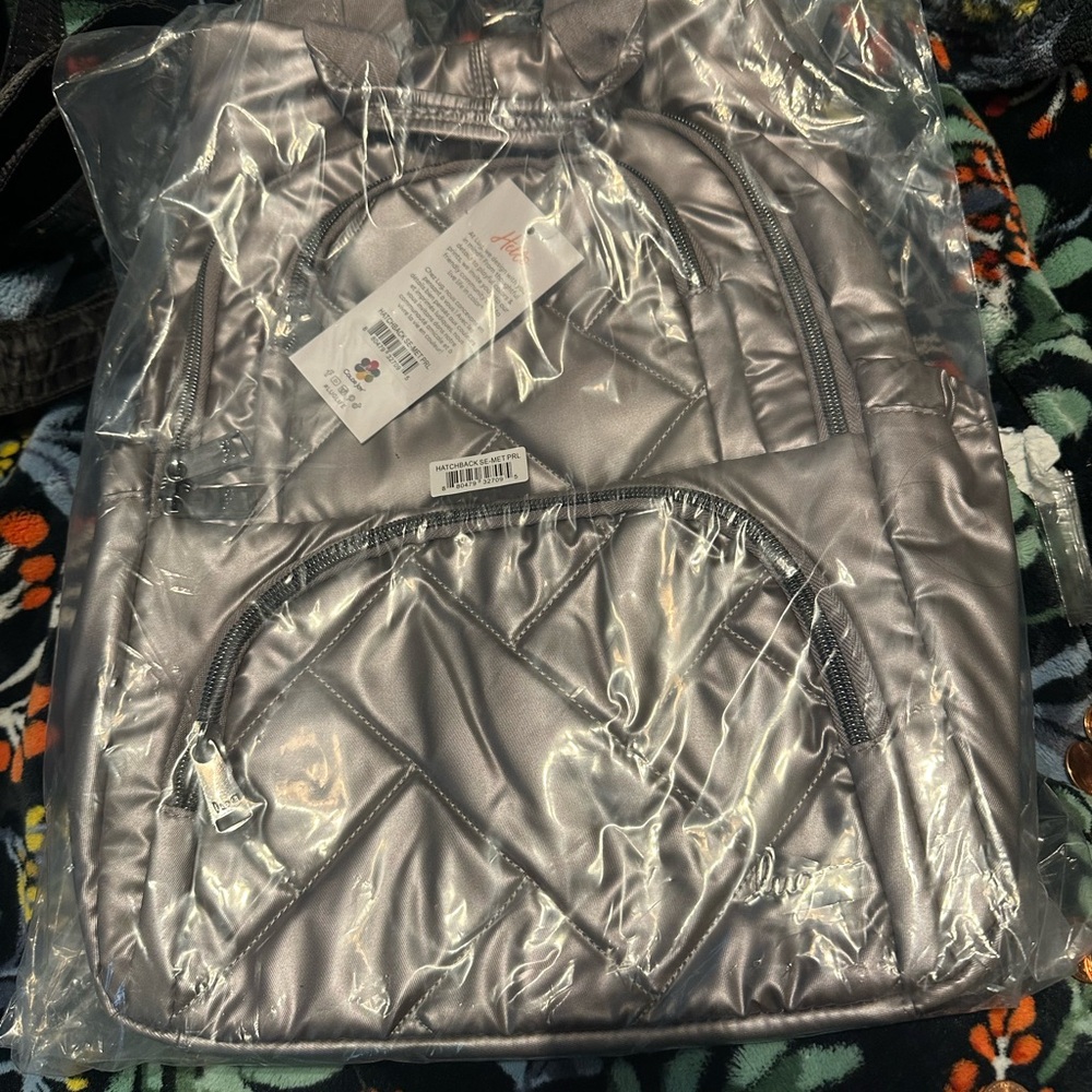 Lug Hatchback SE - metallic pearl